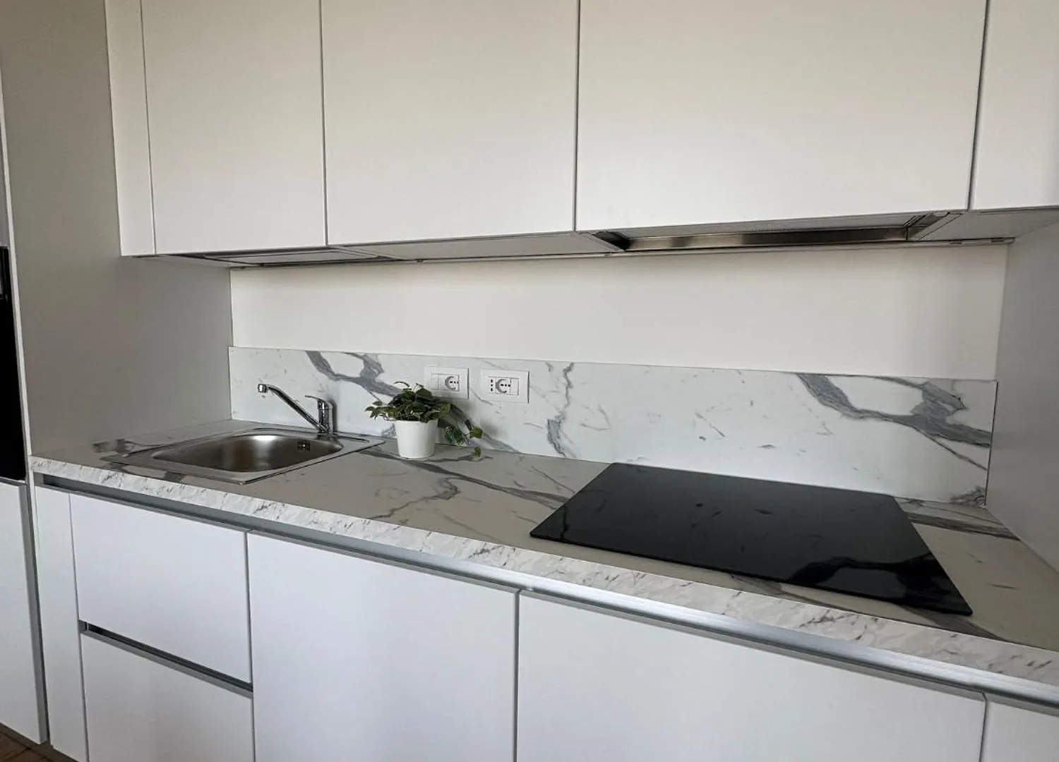 Milano Panorama Home - Luminous With Private Garage Italy