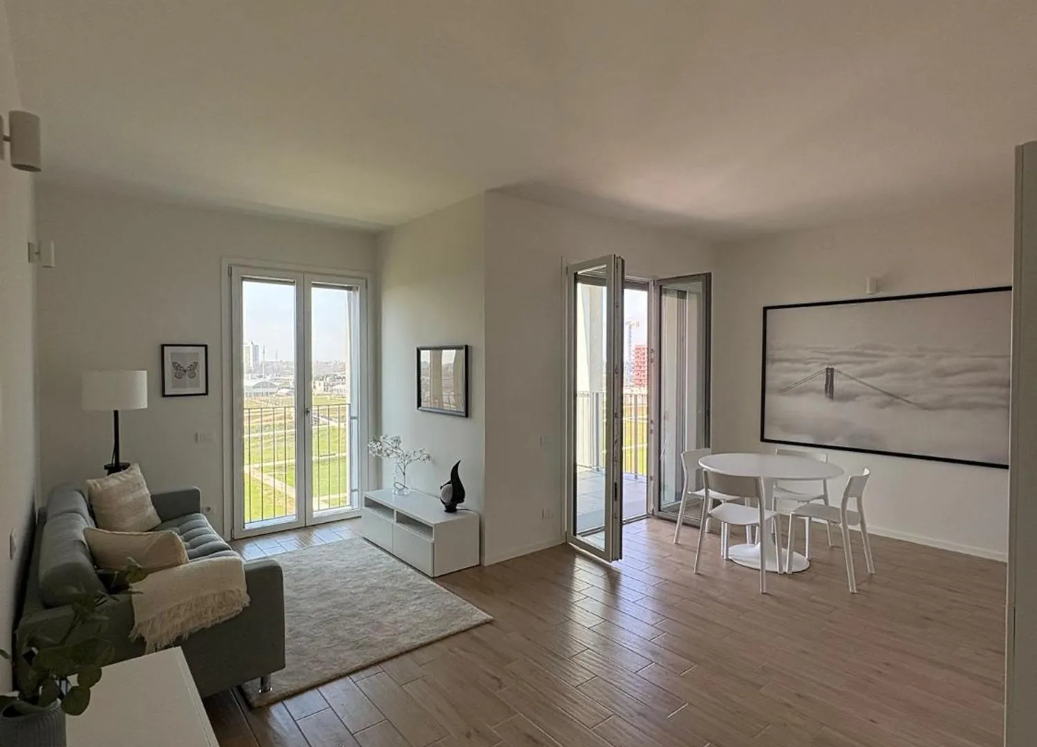 Milano Panorama Home - Luminous With Private Garage